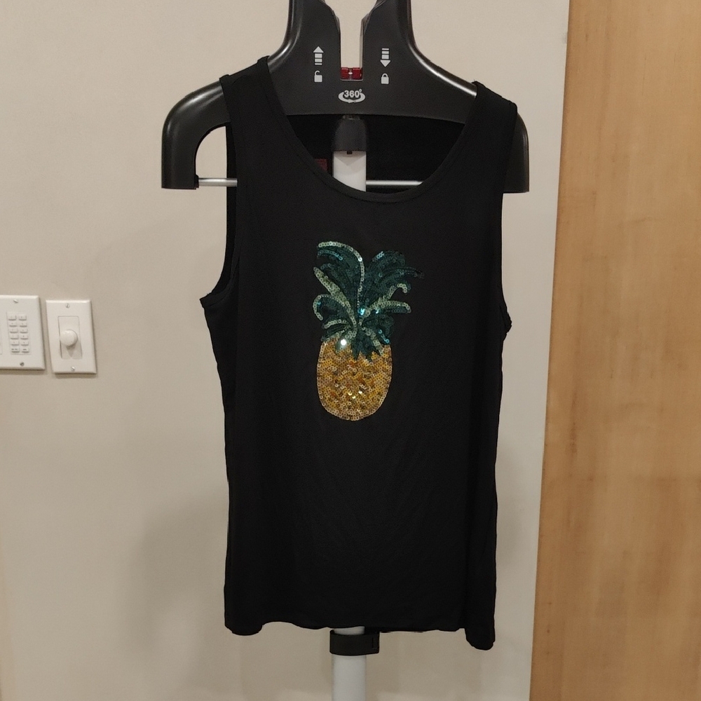 Sleek Black Sleeveless Tank Top